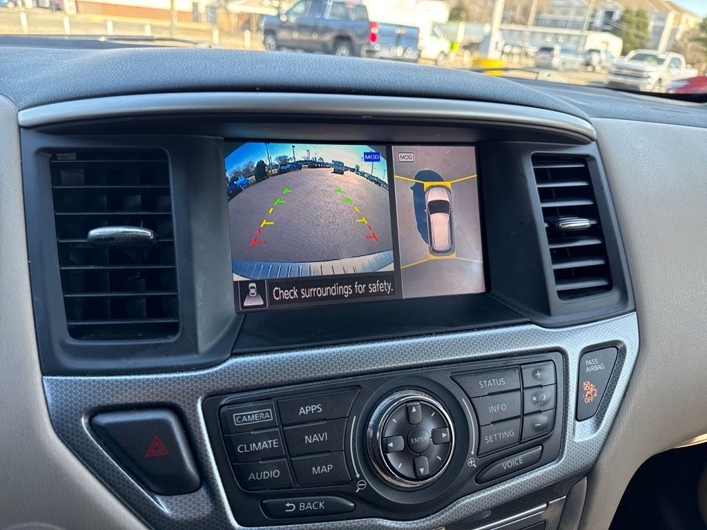 2017 Nissan Pathfinder SL