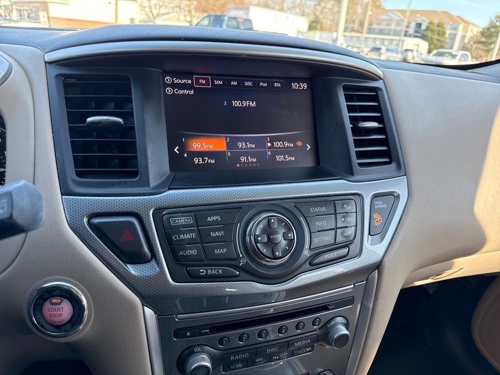 2017 Nissan Pathfinder SL