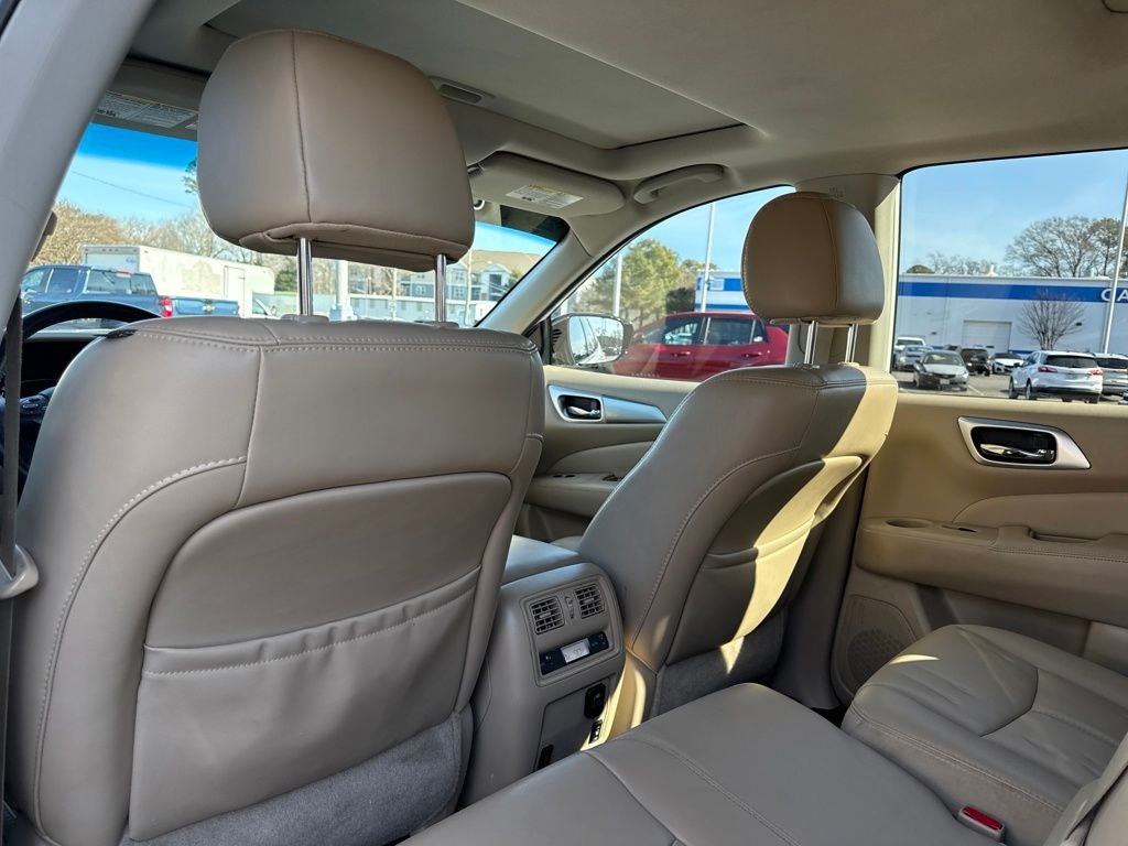 2017 Nissan Pathfinder SL