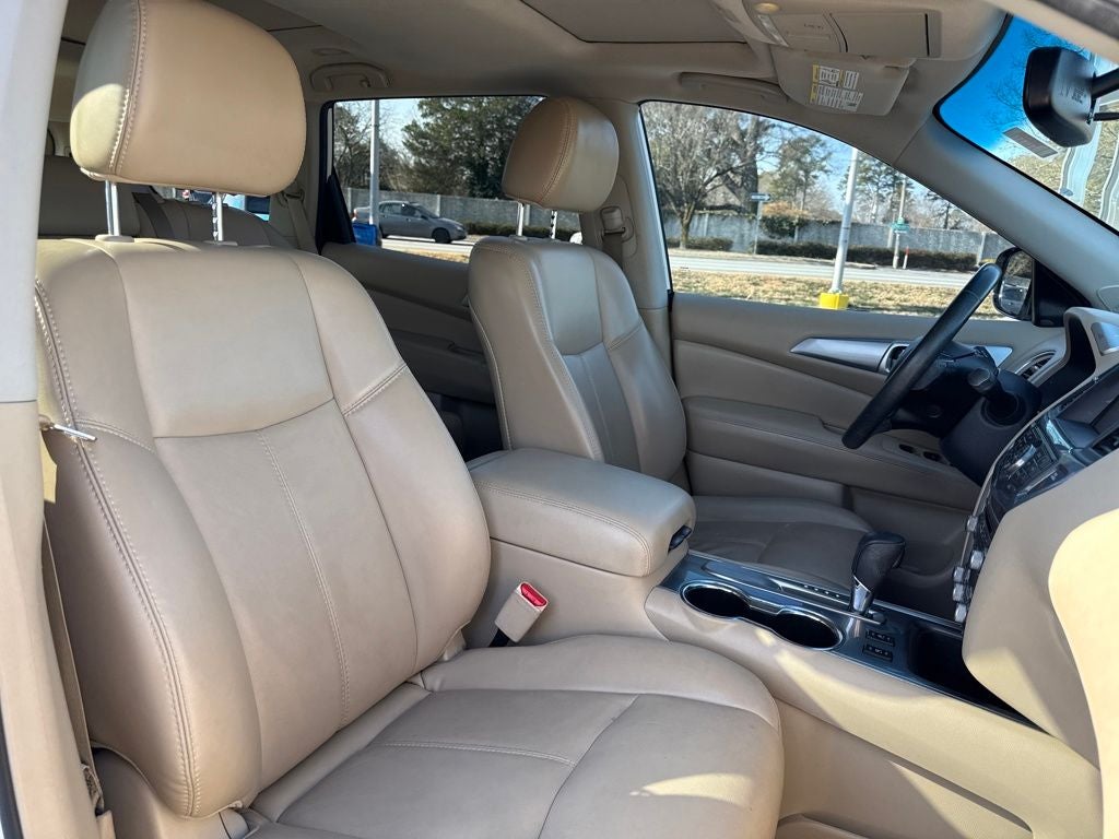 2017 Nissan Pathfinder SL