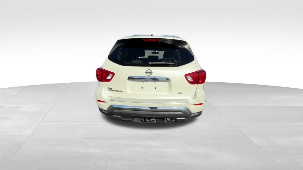 2017 Nissan Pathfinder SL