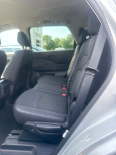 2025 Nissan Pathfinder S