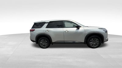 2025 Nissan Pathfinder S