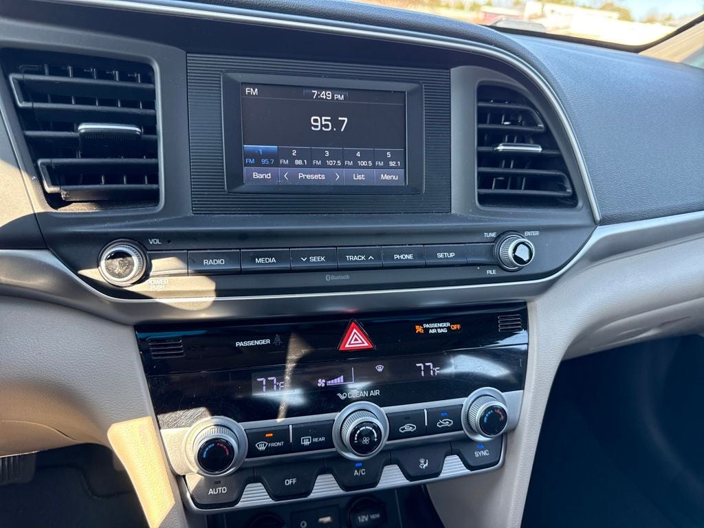 2020 Hyundai Elantra SE