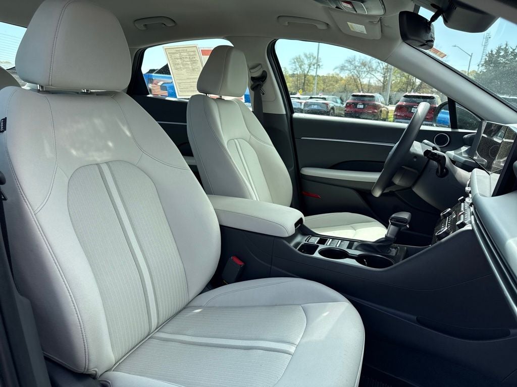 2025 Hyundai Sonata SE