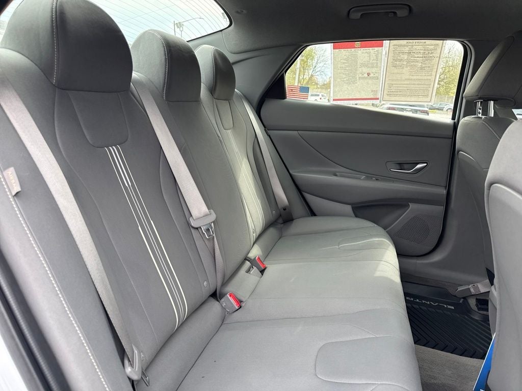 2025 Hyundai Elantra SEL Sport