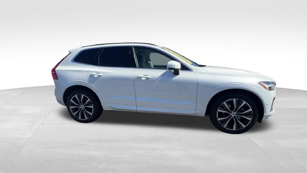 2022 Volvo XC60 B5 Momentum