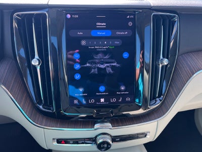 2022 Volvo XC60 B5 Momentum