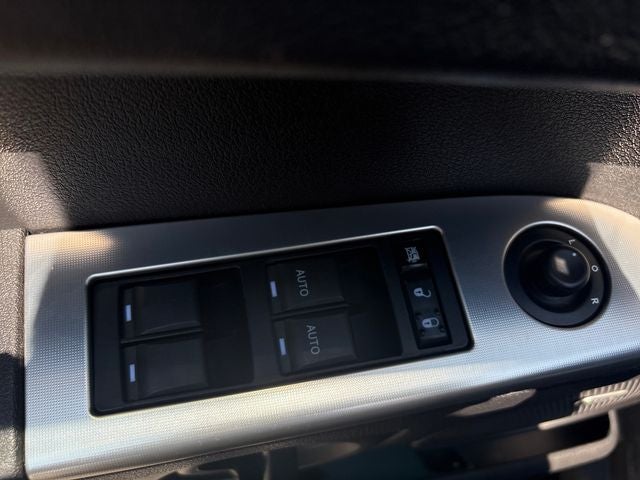 2008 Jeep Commander Sport