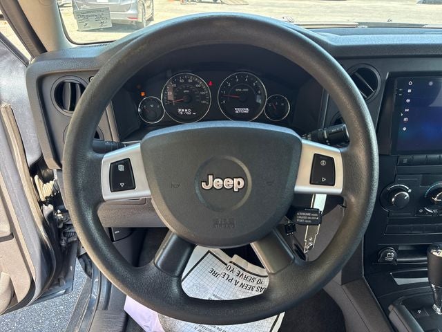 2008 Jeep Commander Sport