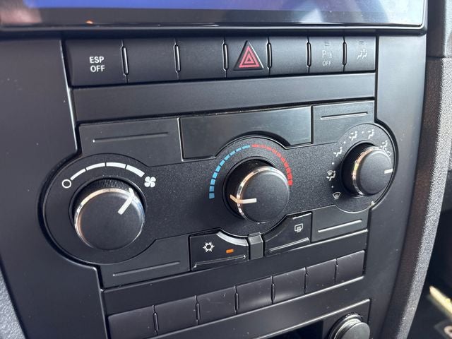 2008 Jeep Commander Sport