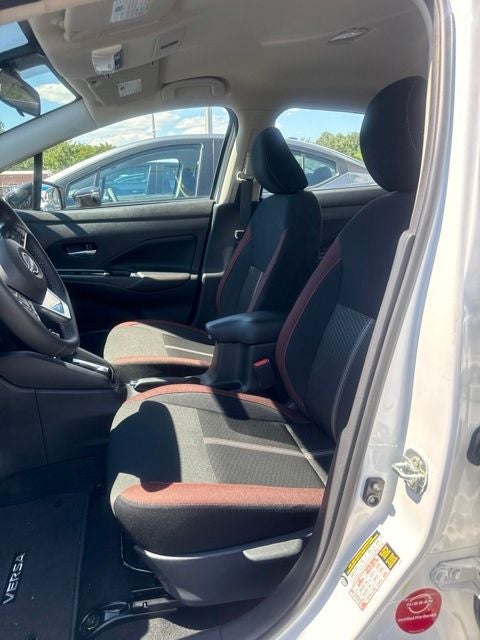 2025 Nissan Versa 1.6 SR