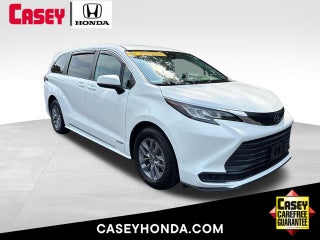 2021 Toyota Sienna LE 8 Passenger