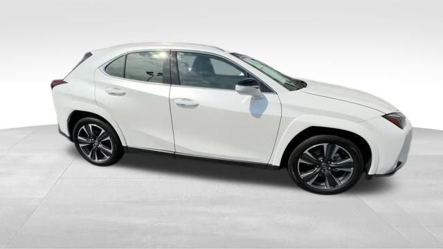 2025 Lexus UX 300h Premium