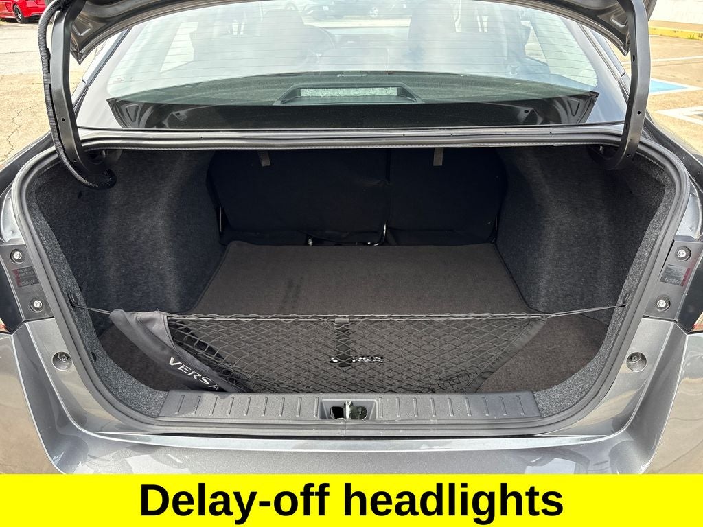 2025 Nissan Versa 1.6 SR