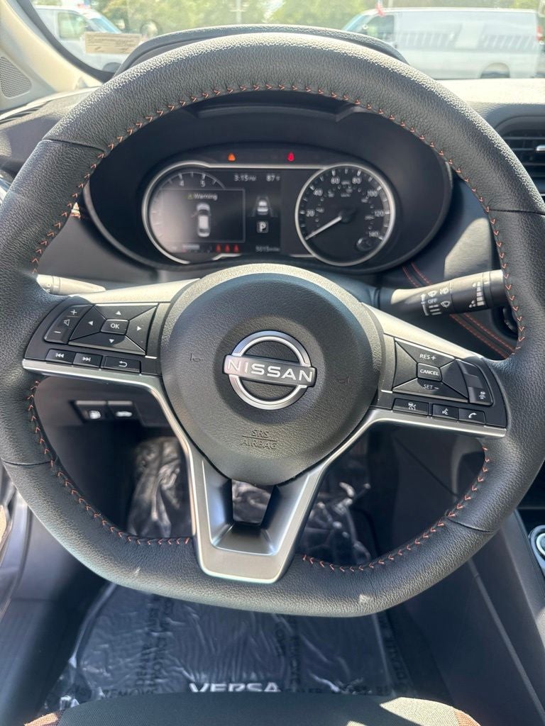 2025 Nissan Versa 1.6 SR