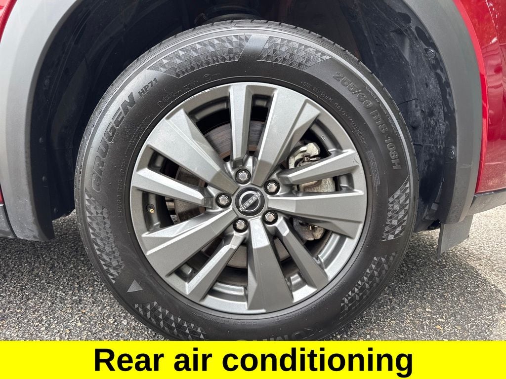 2024 Nissan Pathfinder SV