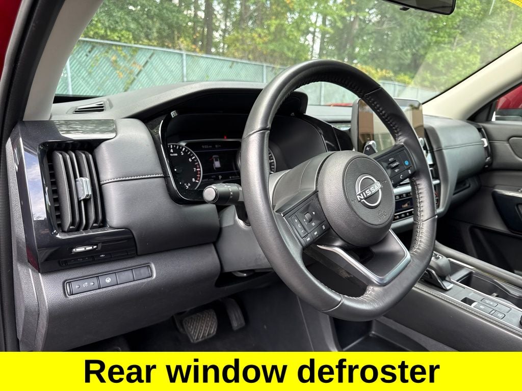 2024 Nissan Pathfinder SV