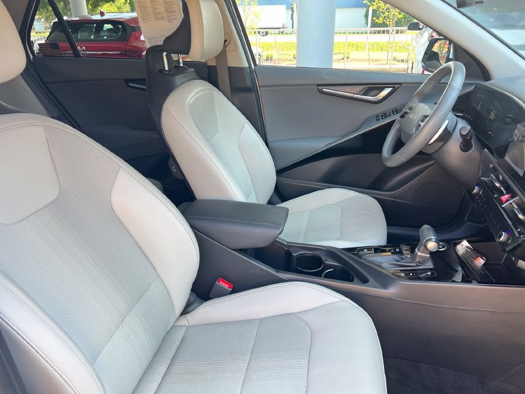 2023 Kia Niro EX Touring