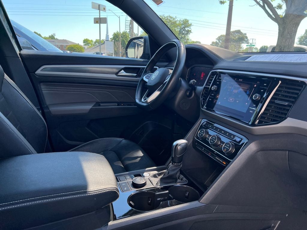 2023 Volkswagen Atlas Cross Sport 3.6L V6 SEL Premium R-Line