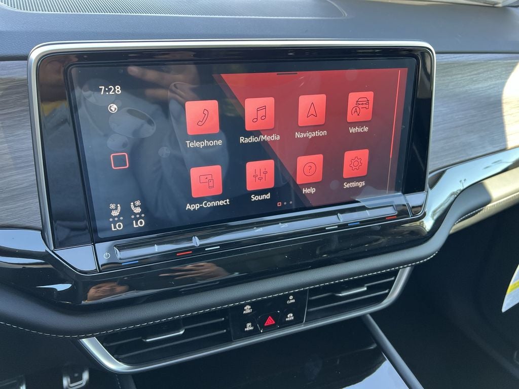 2025 Volkswagen Atlas 2.0T SEL Premium R-Line
