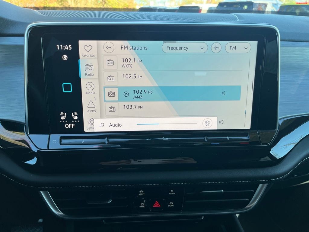 2025 Volkswagen Atlas Cross Sport 2.0T SE w/Technology