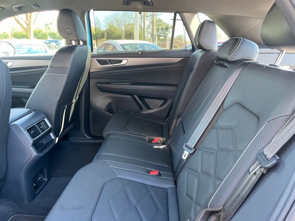 2025 Volkswagen Atlas Cross Sport 2.0T SE w/Technology