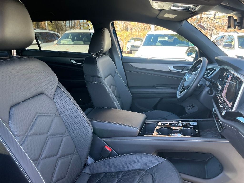 2025 Volkswagen Atlas Cross Sport 2.0T SE w/Technology