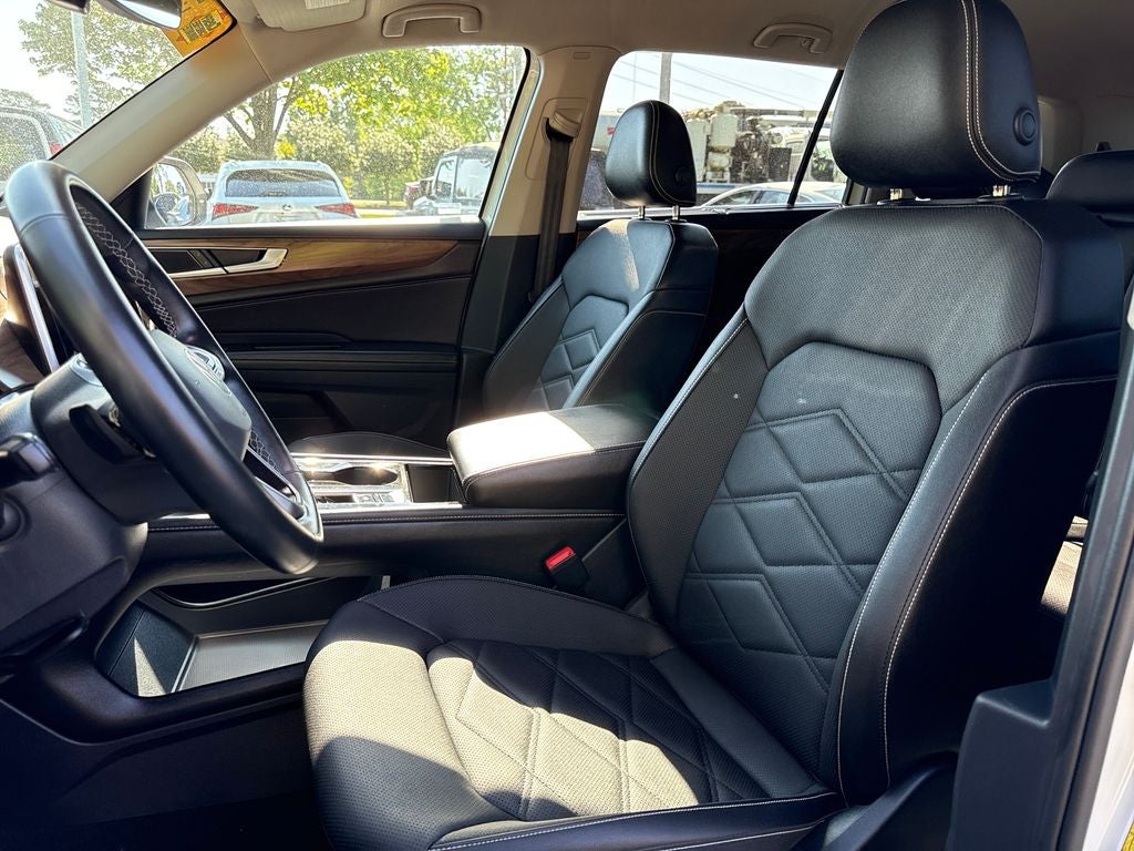 2025 Volkswagen Atlas 2.0T SE w/Technology