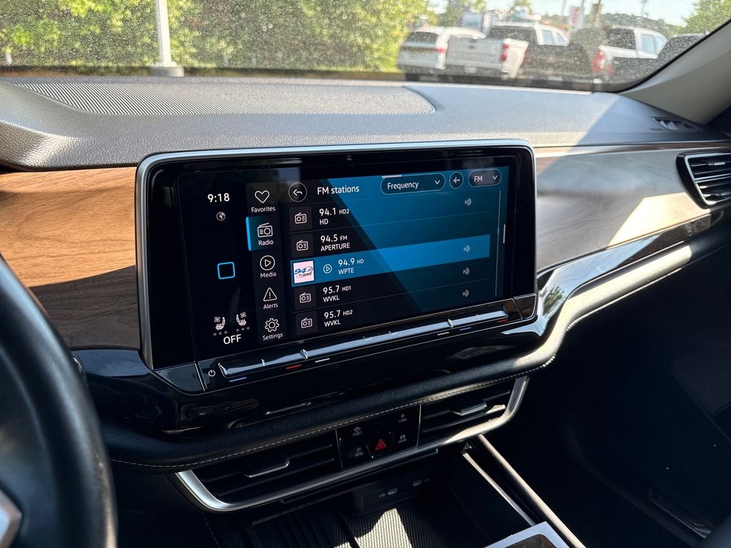 2025 Volkswagen Atlas 2.0T SE w/Technology
