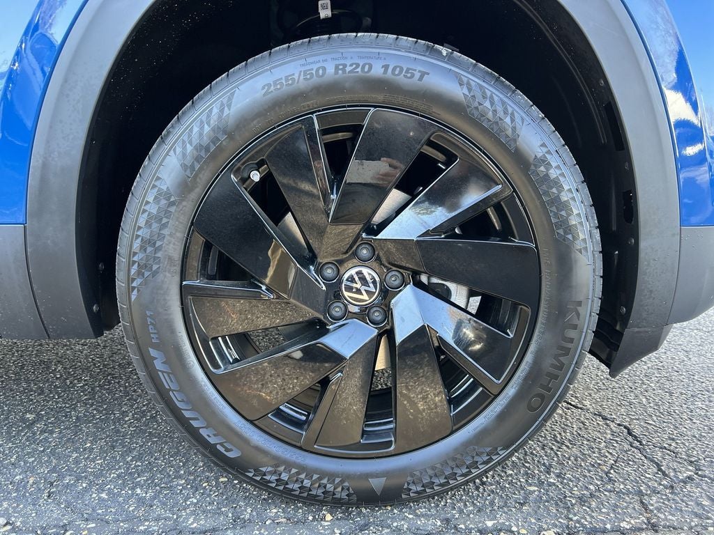 2025 Volkswagen Atlas Cross Sport 2.0T SE w/Technology