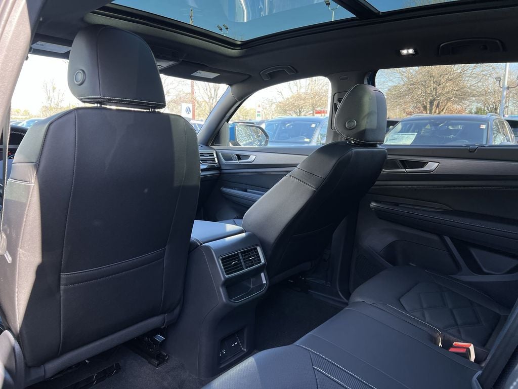 2025 Volkswagen Atlas Cross Sport 2.0T SE w/Technology