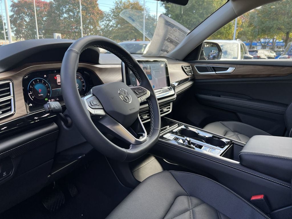2025 Volkswagen Atlas 2.0T SE w/Technology