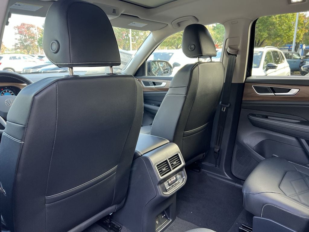 2025 Volkswagen Atlas 2.0T SE w/Technology