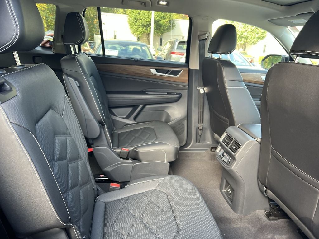 2025 Volkswagen Atlas 2.0T SE w/Technology