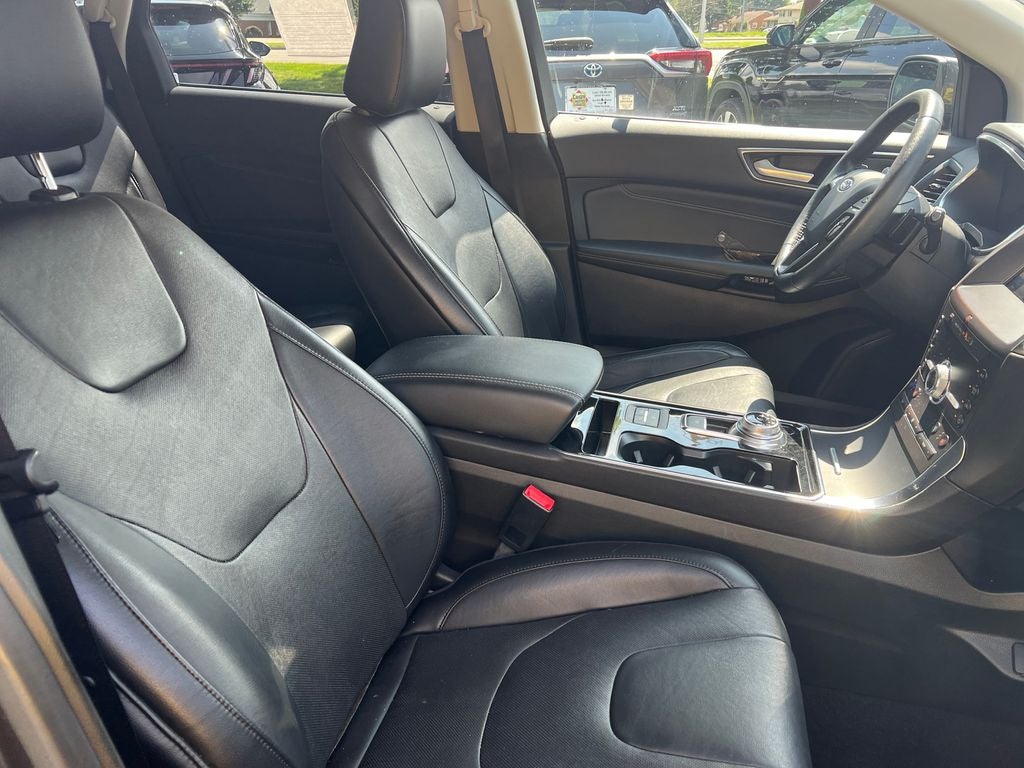 2020 Ford Edge Titanium