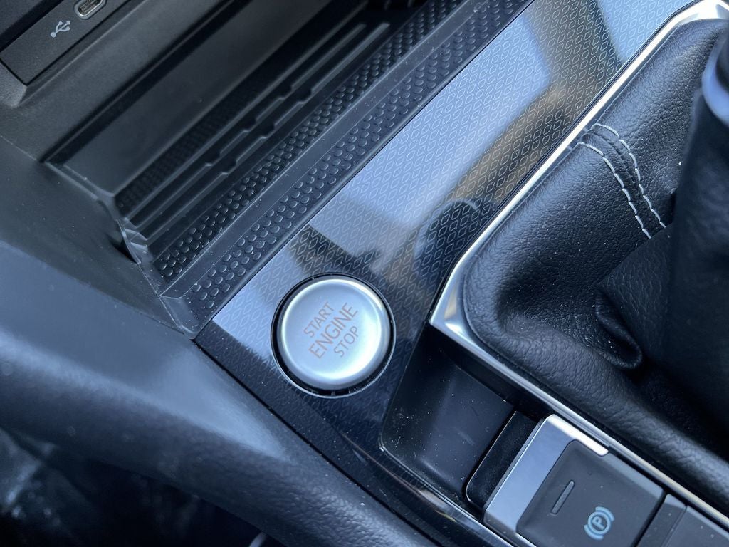 2025 Volkswagen Taos 1.5T SEL