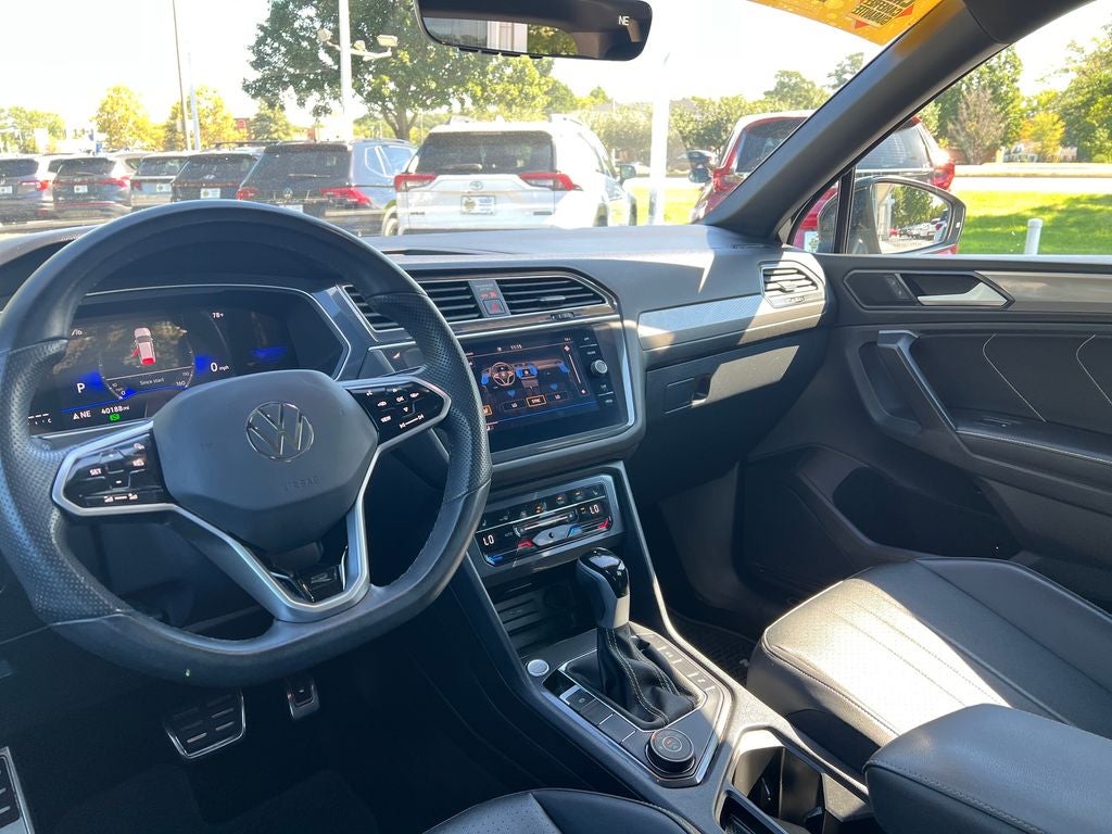 2024 Volkswagen Tiguan 2.0T SE R-Line Black
