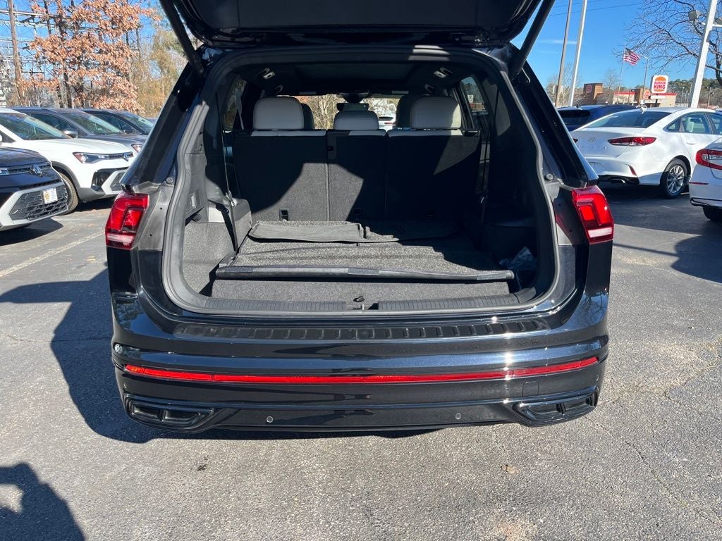 2024 Volkswagen Tiguan 2.0T SE R-Line Black