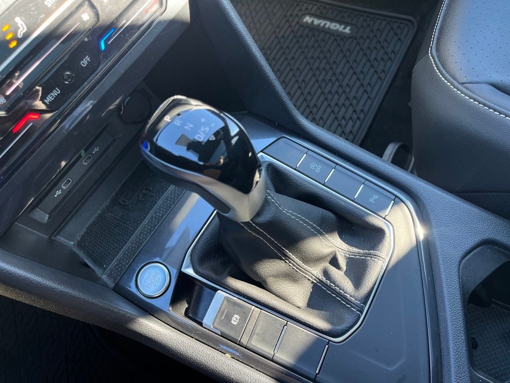2024 Volkswagen Tiguan 2.0T SE R-Line Black
