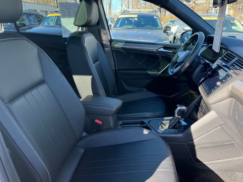 2024 Volkswagen Tiguan 2.0T SE R-Line Black