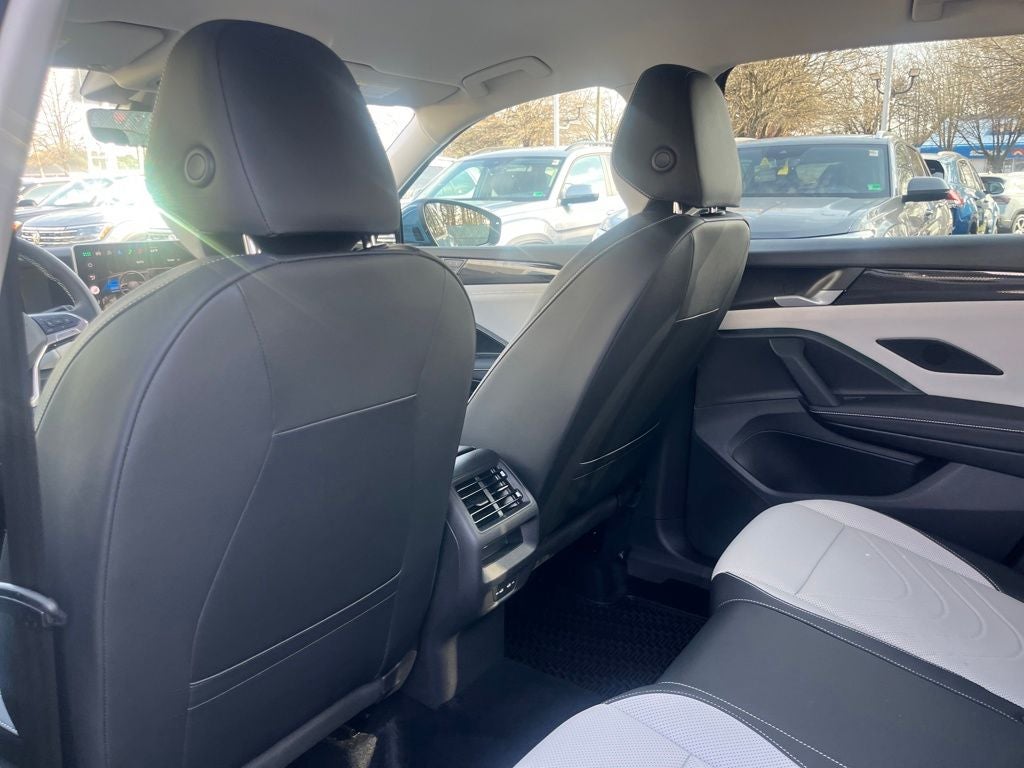 2025 Volkswagen Tiguan 2.0T SE