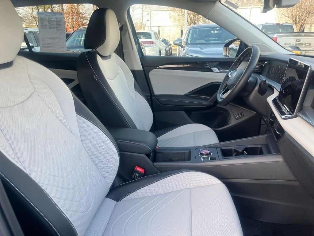 2025 Volkswagen Tiguan 2.0T SE