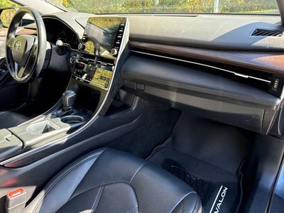 2019 Toyota Avalon XLE