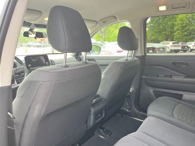 2025 Nissan Pathfinder S