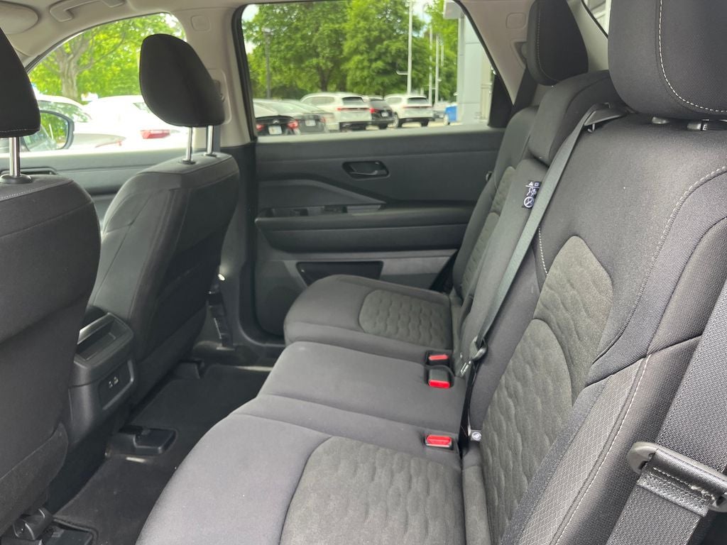 2025 Nissan Pathfinder S