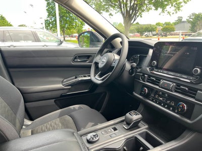 2025 Nissan Pathfinder S