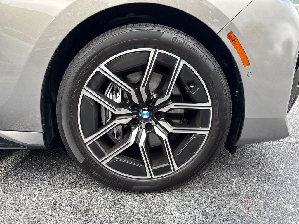 2025 BMW 7 Series 740i