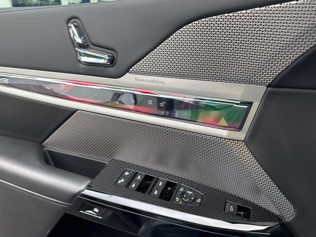 2025 BMW 7 Series 740i