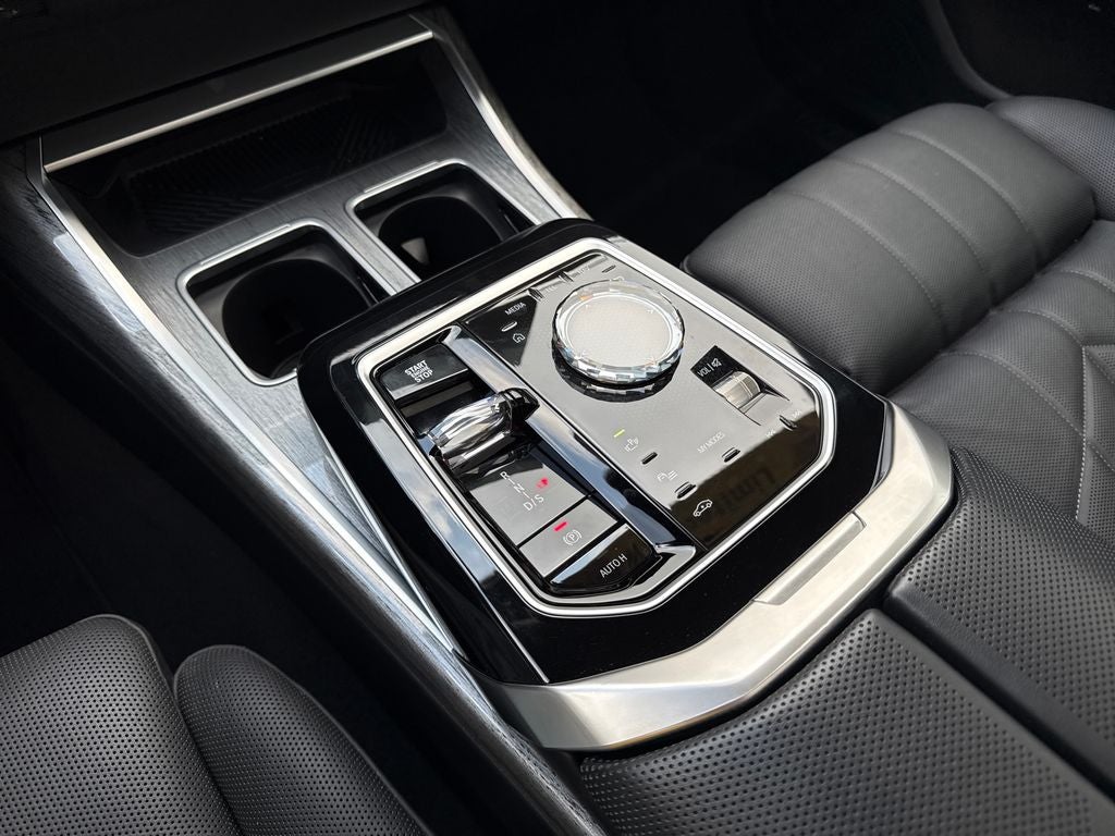 2025 BMW 7 Series 740i